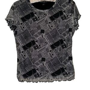 *New* Harper & Ivy Newspaper Graphic Short Sleeve Mesh Baby Tee Ladies Sz Medium
